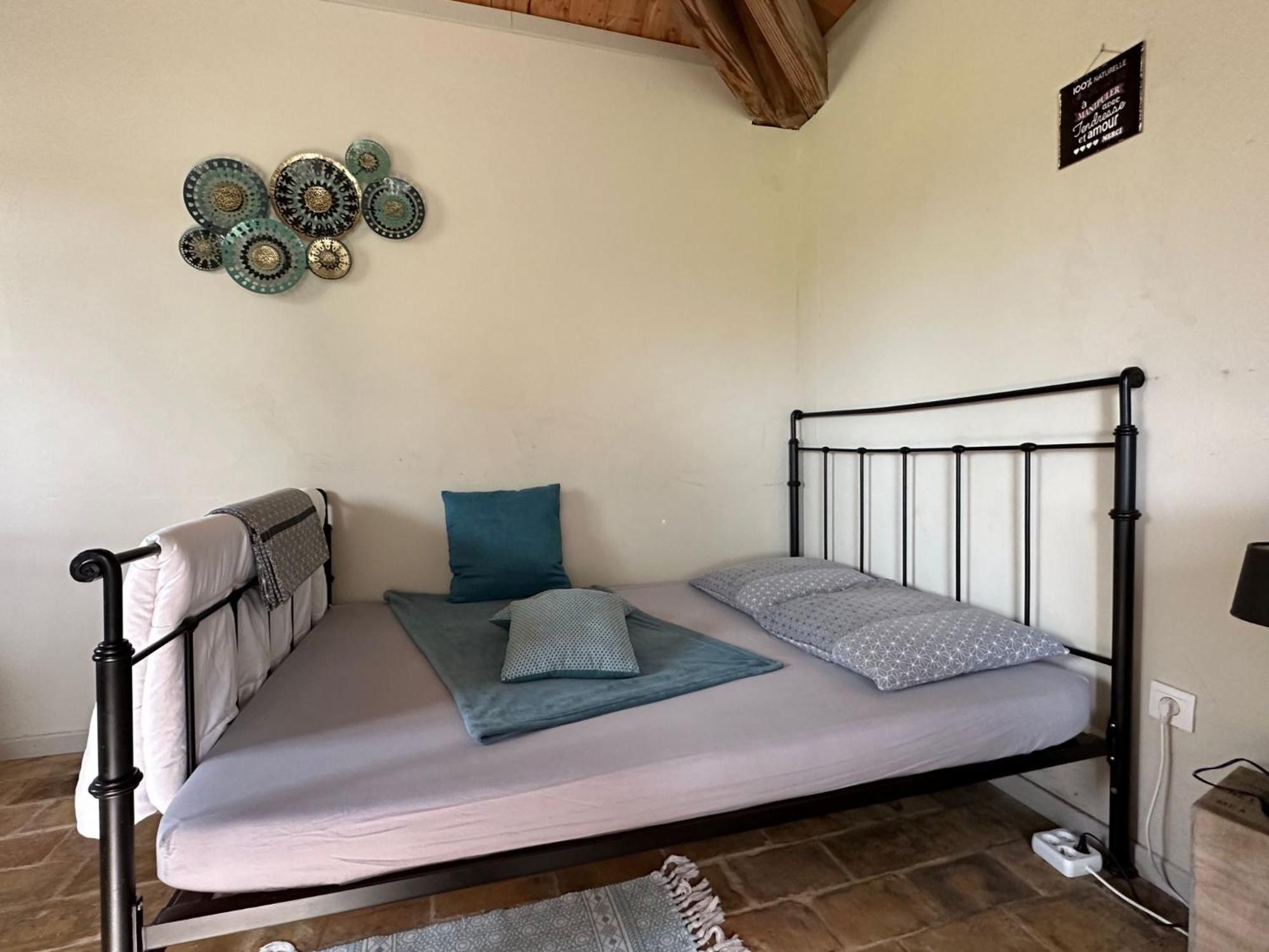 Maisonnette Independante Au Calme Dans Un Grand Jardin Châteauneuf-du-Rhône Esterno foto