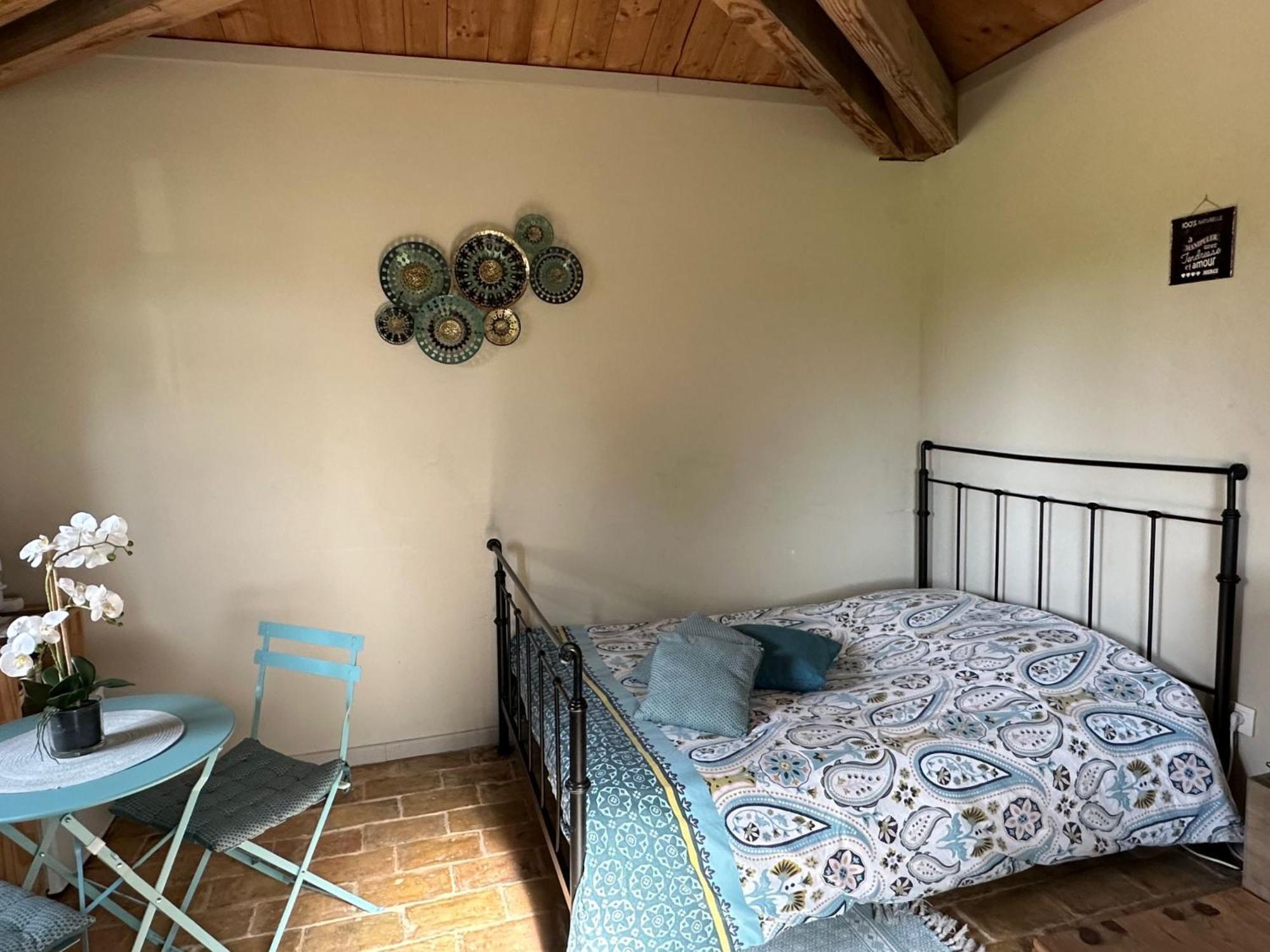 Maisonnette Independante Au Calme Dans Un Grand Jardin Châteauneuf-du-Rhône Esterno foto
