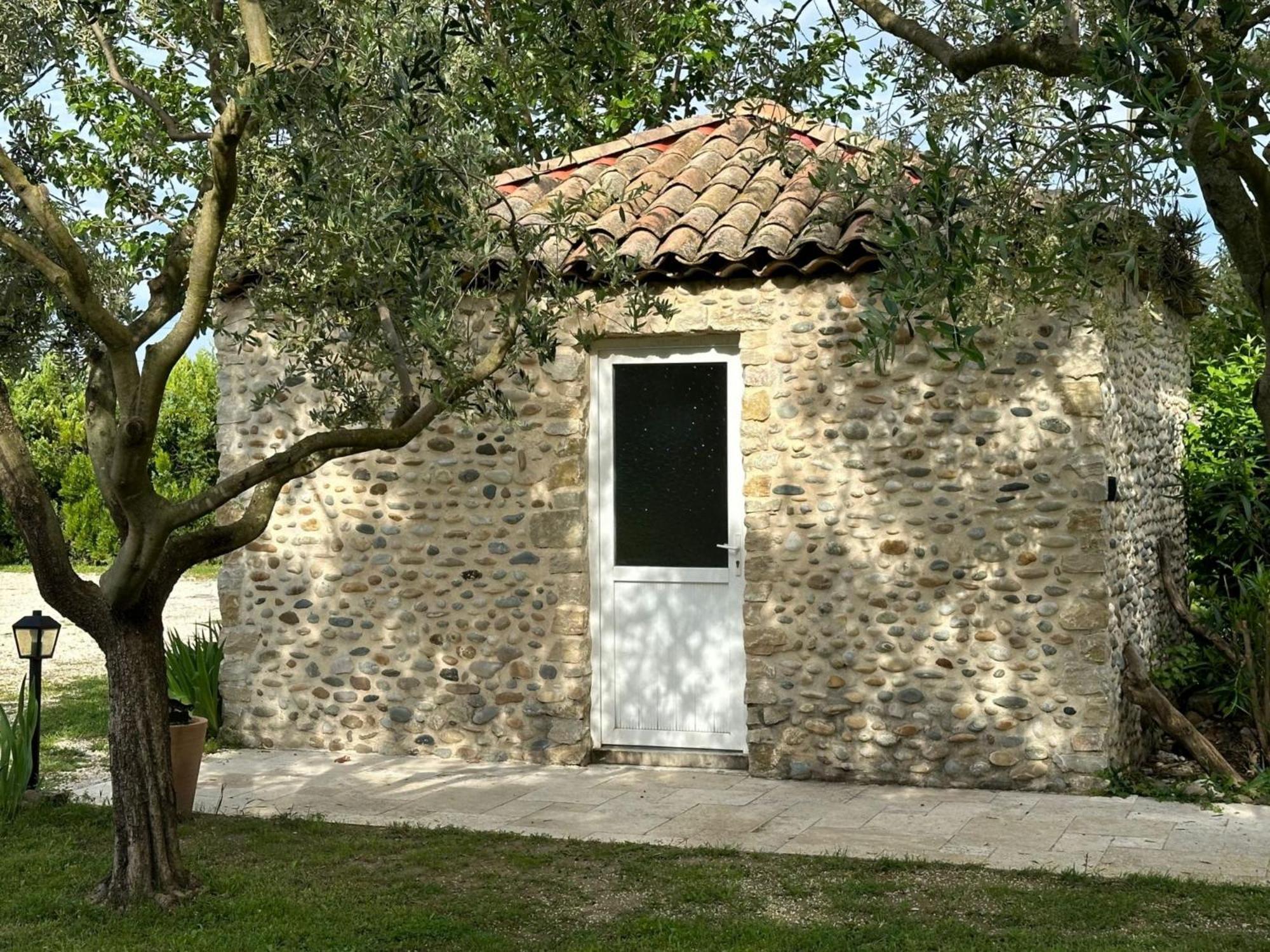 Maisonnette Independante Au Calme Dans Un Grand Jardin Châteauneuf-du-Rhône Esterno foto